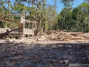10 Kg Bahan Peledak dalam 3 Panci Ditemukan di TKP Ledakan Maut Blitar 10 Kg Bahan Peledak dalam 3 Panci Ditemukan di TKP Ledakan Maut Blitar