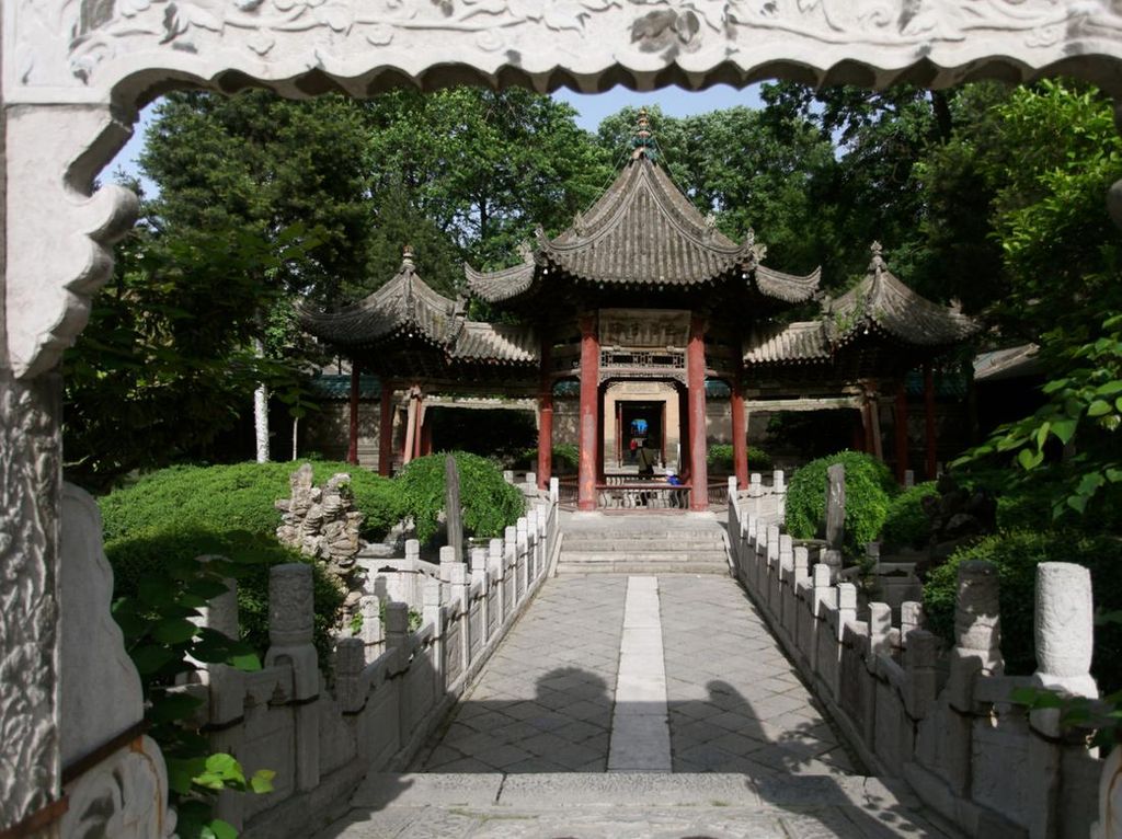 Menjelajah Masjid Agung Xian di China yang Dibangun Tahun 742 Masehi Menjelajah Masjid Agung Xian di China yang Dibangun Tahun 742 Masehi