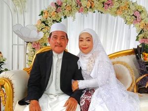 Ratna Tolak Perhiasan hingga Mobil, Ngotot Minta Mahar Kain Kafan Ratna Tolak Perhiasan hingga Mobil, Ngotot Minta Mahar Kain Kafan