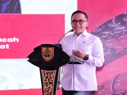 Honorer Mau Dihapus, MenPAN-RB Jamin Tak Ada PHK Massal!