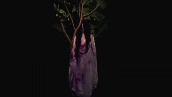 10 Foto Penampakan Kuntilanak di Medsos yang Jelas Banget, Percaya?
