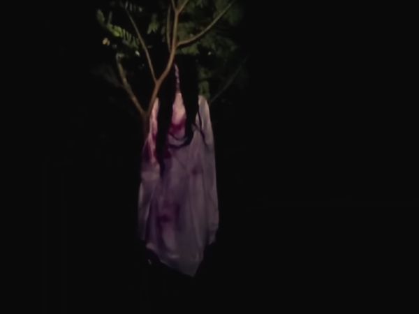 10 Foto Penampakan Kuntilanak di Medsos yang Jelas Banget, Percaya?
