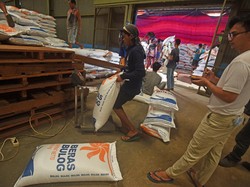 Bulog Sulit Serap Beras Petani, Andalkan Pasokan Swasta