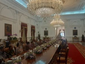 Jokowi ke Erick Thohir dan PSSI: Selamat Bertugas, Ini Bukan Hal Mudah