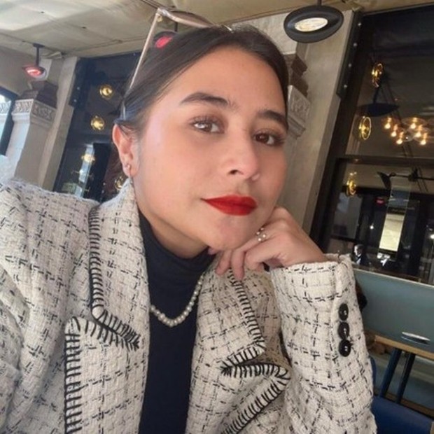 Prilly Latuconsina Prilly Latuconsina merupakan artis muda dan cantik yang memiliki segudang prestasi dibidang akademik dan karirnya