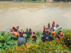 Korban Tercebur Kali Jagir Surabaya Ditemukan Tewas 8 Km dari Titik Hilang