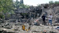 Puluhan Rumah di Blitar Porak-poranda Gegara Ledakan Petasan