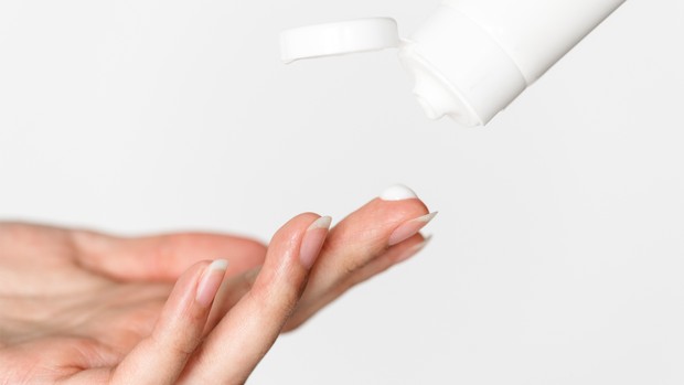 Potret produk skincare berupa pelembap.