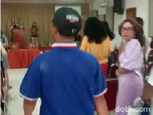 5 Fakta Jemaat Gereja di Bandar Lampung Dibubarkan oleh Ketua RT 5 Fakta Jemaat Gereja di Bandar Lampung Dibubarkan oleh Ketua RT