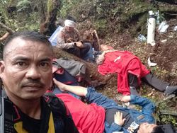 Cuaca Halangi Proses Evakuasi Kapolda Jambi Cs dari Hutan Kerinci