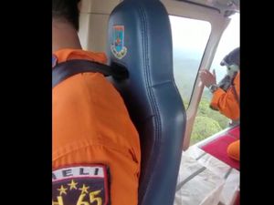Tim SAR Drop Logistik ke Lokasi Jatuhnya Heli Rombongan Kapolda Jambi