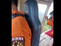 Tim SAR Drop Logistik ke Lokasi Jatuhnya Heli Rombongan Kapolda Jambi