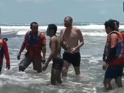 Turis Asal Prancis Terseret Ombak saat Bermain di Palung Parangtritis