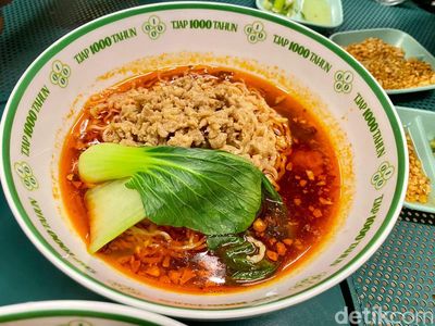 Baru di Jaksel! Mie Ayam Topping Chili Oil dan Kuah Mala yang Mantap