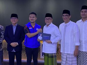 Crazy Rich Surabaya Tom Liwafa Beber Alasan Banting Setir Masuk Politik Crazy Rich Surabaya Tom Liwafa Beber Alasan Banting Setir Masuk Politik