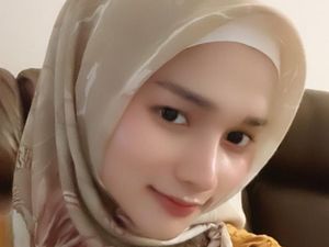 5 Potret Penampilan Valent Olivia Kini Berhijab, Siap Menikah? 5 Potret Penampilan Valent Olivia Kini Berhijab, Siap Menikah?