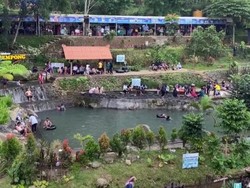 Main Air dan Camping di Wisata Sumber Gempong Mojokerto