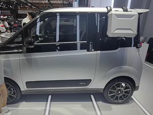 Tampil Kece! Wuling Air EV Pakai Headset Bak Land Rover Defender