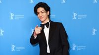 5 Potret Senyum Menawan Yuto Nakajima di Karpet Merah Berlinale