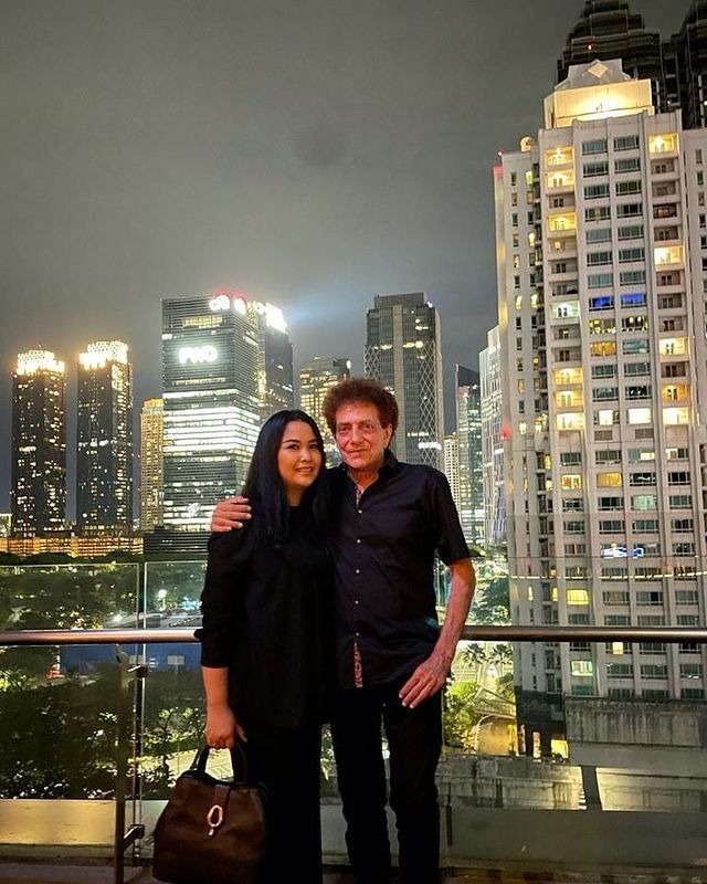 Ahmad Albar dan Istri Ahmad Albar dan Istri