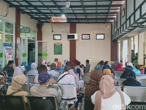Waduh! Antre di Poliklinik RSUD Sogaten Kota Madiun Bisa Sampai 4 Jam Waduh! Antre di Poliklinik RSUD Sogaten Kota Madiun Bisa Sampai 4 Jam