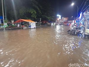 Brebes Banjir Malam Ini, Pendopo Rumdin Bupati dan Alun-alun Terendam