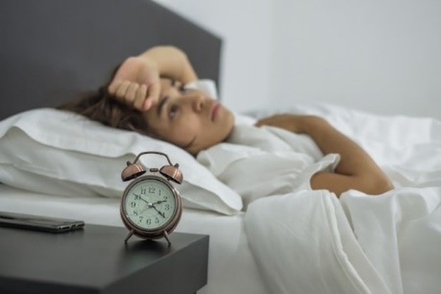 Begadang dapat meningkatkan rasa stres karena kurang tidur