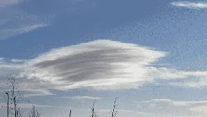 Deretan Fenomena Awan Bertopi di Langit Turki, Indah Banget
