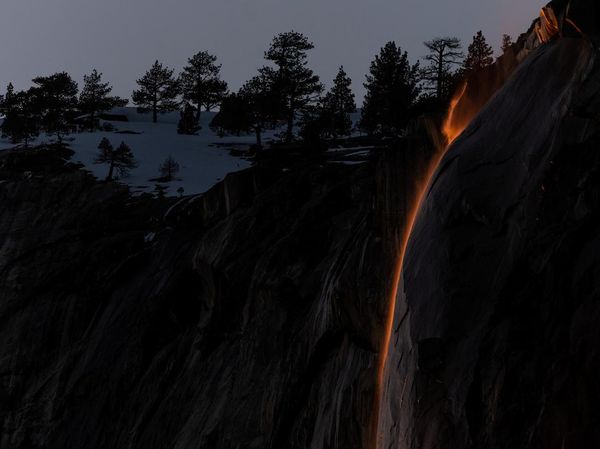 Fenomena Air Terjun Api di Taman Nasional Yosemite California