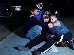 Kengerian Warga Turki Usai Gempa Lagi: Saya Pikir Bumi Mau Terbelah!