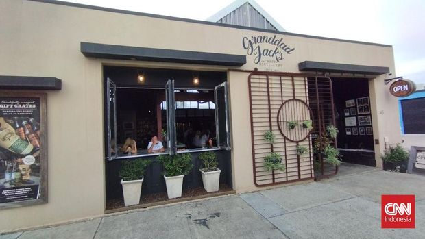 Granddad Jack's Craft Distillery yang terletak di 45 Lemana Lane, Miami, Gold Coast, Australia