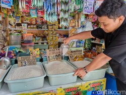 Jeritan Pedagang Pasar di Surabaya saat Harga Beras Naik