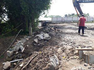 Proyek Gudang Minimarket di Winong Boyolali Diprotes Warga gegara Makan Jalan Proyek Gudang Minimarket di Winong Boyolali Diprotes Warga gegara Makan Jalan