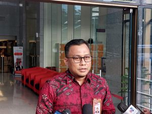 KPK Kantongi Petunjuk Calon Tersangka Baru Kasus Korupsi Lukas Enembe KPK Kantongi Petunjuk Calon Tersangka Baru Kasus Korupsi Lukas Enembe