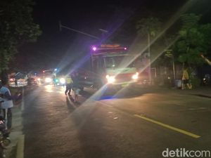 10 Orang Terluka akibat Bus Sugeng Rahayu Ugal-ugalan Terguling di Nganjuk 10 Orang Terluka akibat Bus Sugeng Rahayu Ugal-ugalan Terguling di Nganjuk