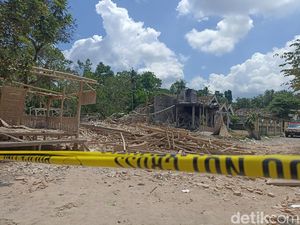 Polisi Identifikasi Potongan Tubuh yang Terlempar Saat Ledakan Dahsyat di Blitar