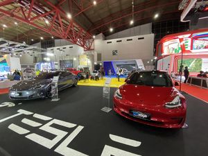 Ini Nih Mobil Listrik Termurah dan Termahal yang Bisa Dibeli di IIMS 2023 Ini Nih Mobil Listrik Termurah dan Termahal yang Bisa Dibeli di IIMS 2023