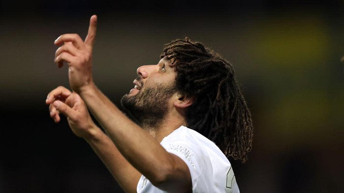 OXFORD, ENGLAND - JANUARY 09: Mohamed Elneny of Arsenal celebrates scoring the opening goal during the Emirates FA Cup Third Round match between Oxford United and Arsenal at Kassam Stadium on January 9, 2023 in Oxford, England. (Photo by Marc Atkins/Getty Images)
