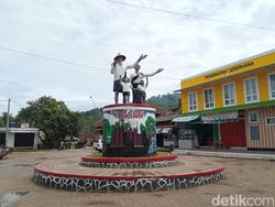 Patung Ikonik Baduy, Ternyata Modelnya Ayah Mursid
