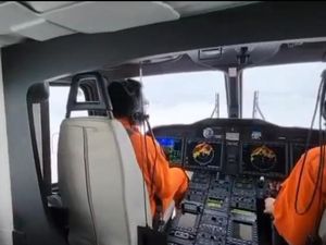 Penampakan Awan Tebal yang Halangi Evakuasi Kapolda Jambi Cs Penampakan Awan Tebal yang Halangi Evakuasi Kapolda Jambi Cs