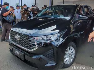 Penampakan Mobil Hybrid Toyota yang Bakal Diekspor ke Afrika-Timur Tengah Penampakan Mobil Hybrid Toyota yang Bakal Diekspor ke Afrika-Timur Tengah
