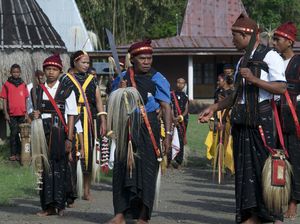 Profil Suku Bajawa, Satu dari Tiga Suku Besar di Ngada, NTT Profil Suku Bajawa, Satu dari Tiga Suku Besar di Ngada, NTT