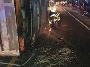 Bus Ngebut 120 Km/Jam Terguling Usai Hindari Pesepeda, 10 Orang Luka-luka