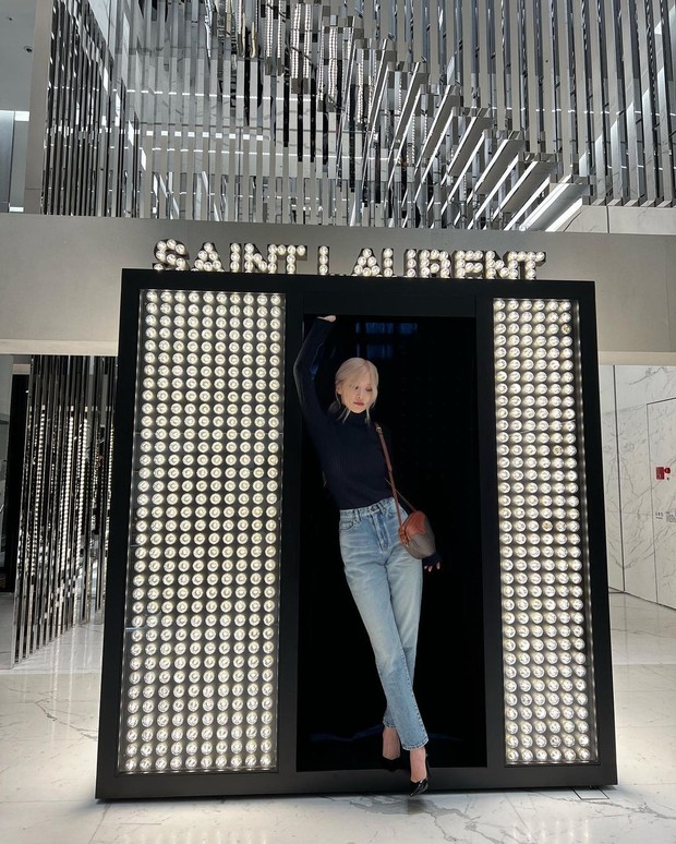 Rosé | Foto: Instagram | @roses_are_rosie Gaya Kpop Idol Berzodiak Aquarius yang Karismatik