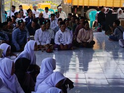 Relawan Ganjar Gelar Doa Bersama & Beri Bantuan ke Madrasah di Tuban