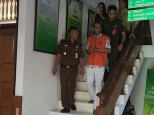 Tersangka Korupsi, Eks Bendahara BUMDes Banjarasem Buleleng Ditahan Tersangka Korupsi, Eks Bendahara BUMDes Banjarasem Buleleng Ditahan