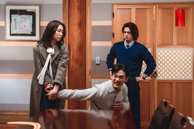 Yeo Mi Ran mengajarkan Nam Kang Ho Berkelahi dalam drakor Netflix Love to Hate You