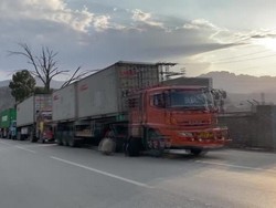 Keluhan Sopir Truk yang Terjebak di Perbatasan Afghanistan-Pakistan