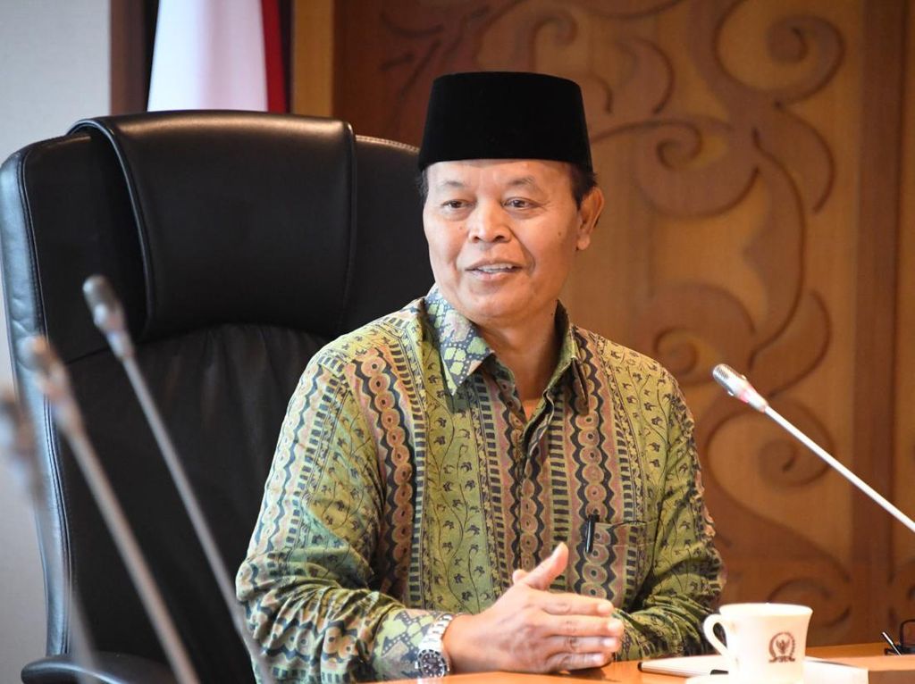 HNW Minta Jokowi Segera Ajukan RUU Pencabutan Perppu Ciptaker