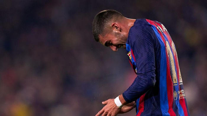 BARCELONA, SPAIN - FEBRUARY 19: Ferran Torres of FC Barcelona reacts during the LaLiga Santander match between FC Barcelona and Cadiz CF at Camp Nou on February 19, 2023 in Barcelona, Spain. (Photo by Pedro Salado/Quality Sport Images/Getty Images)